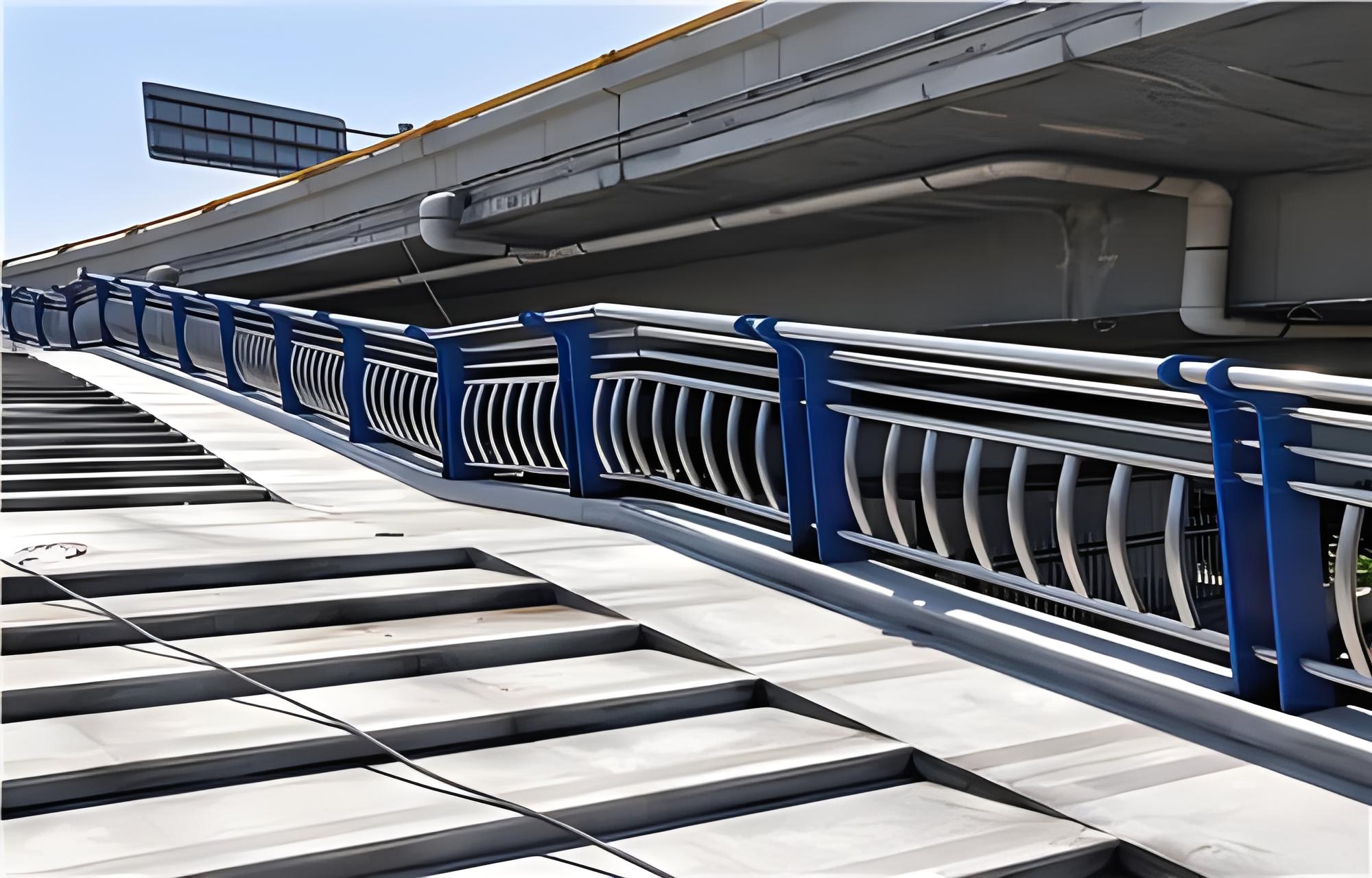 喀什不锈钢桥梁护栏维护方案：确保安全，延长使用寿命