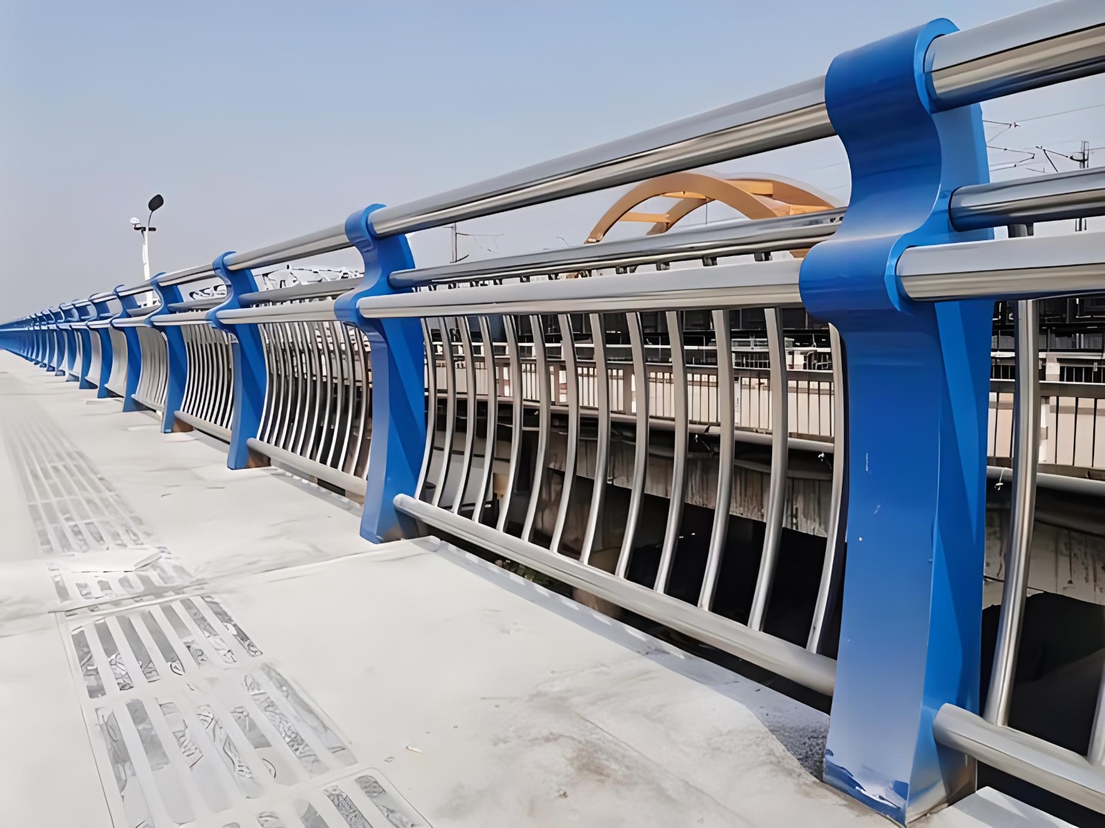 喀什不锈钢复合管护栏制造工艺要求及其重要性
