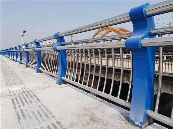 喀什304不锈钢复合管护栏的生产工艺揭秘